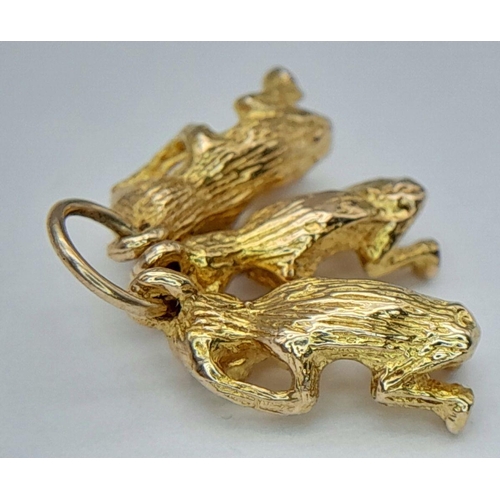 250 - A 9K YELLOW GOLD 3 WISE MONKEYS CHARM: SEE NO EVIL, HEAR NO EVIL AND SPEAK NO EVIL - 3.5G. REF: SC40... 