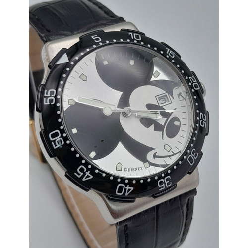 395 - A Limited Edition (No 438 of 1000) Disney ‘Mickey Mouse’ 70th Anniversary (1928-1998) Date Watch. 43... 