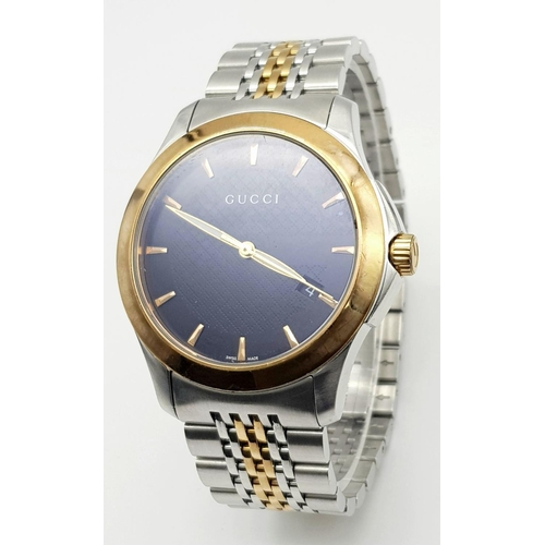 472 - A Very Good Condition Men’s Gucci Bi-Metal, Two-Tone, Stainless Steel Date Watch, model 126.4. Swiss... 