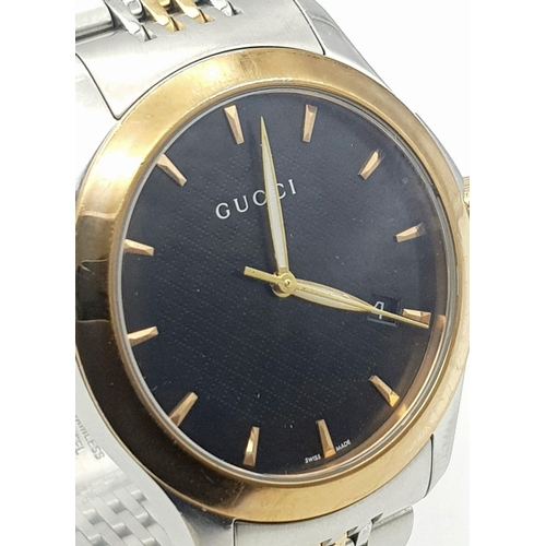 472 - A Very Good Condition Men’s Gucci Bi-Metal, Two-Tone, Stainless Steel Date Watch, model 126.4. Swiss... 