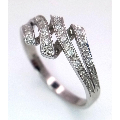 544 - A 9K WHITE GOLD DIAMOND SET 4 ROW SPLIT RING -2.3G. Size Q. REF: 8595