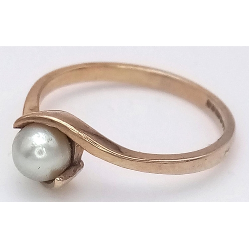 329 - Pretty 9 carat GOLD RING in Crossover style with PEARL Mounted to top.  Full UK hallmark . Complete ... 