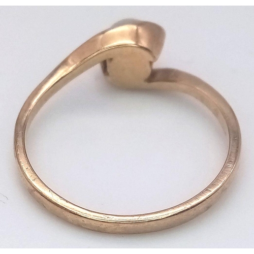 329 - Pretty 9 carat GOLD RING in Crossover style with PEARL Mounted to top.  Full UK hallmark . Complete ... 