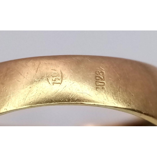 339 - A 18K Yellow Gold (tested as) CZ Set Wide Band, 3.1g total weight, size P1/2.

ref: 1581I - 3