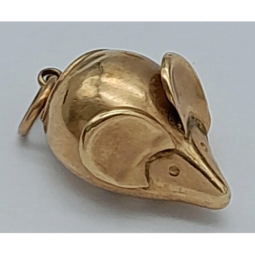 579 - A 9K YELLOW GOLD MOUSE CHARM - 1.4G. 2CM. REF: SC4063