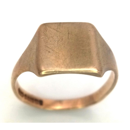 111 - Gentleman’s Vintage 9 carat GOLD SIGNET RING. Not engraved. Not quite symmetrical. Full UK Hallmark.... 