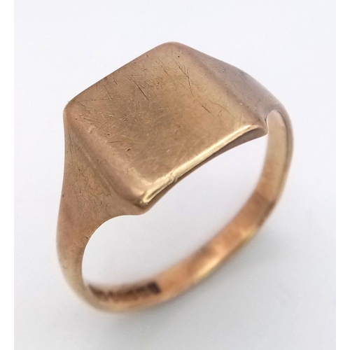 111 - Gentleman’s Vintage 9 carat GOLD SIGNET RING. Not engraved. Not quite symmetrical. Full UK Hallmark.... 