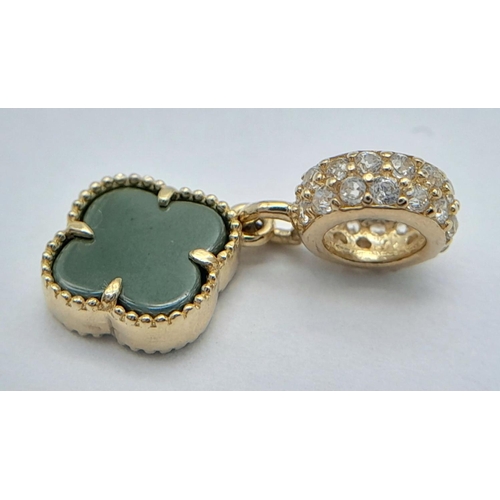 530 - A 14K YELLOW GOLD 4 LEAF CLOVER STONE SET CHARM -1.5G. 2CM. REF: SC4030.