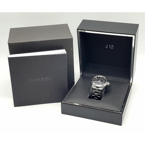 95 - A Chanel J12 Moon-phase Automatic Ladies Watch. Black ceramic and stainless steel case - 39mm. Black... 