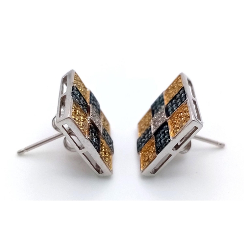 218 - A 14K Multi-Colour Diamond Studs, 4.8g total weight.

ref: 8567H