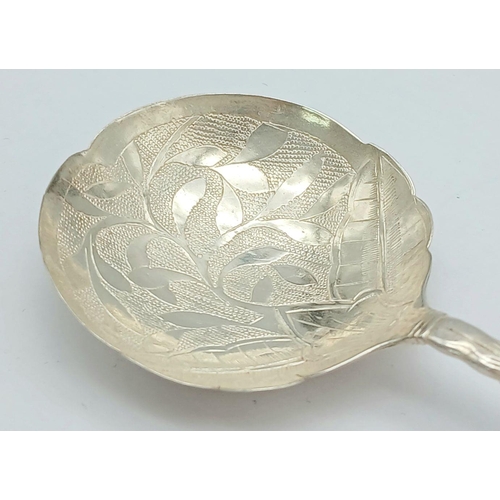 42 - Beautiful vintage SILVER CHINESE TEA CADDY SPOON. Excellent condition, please see pictures.