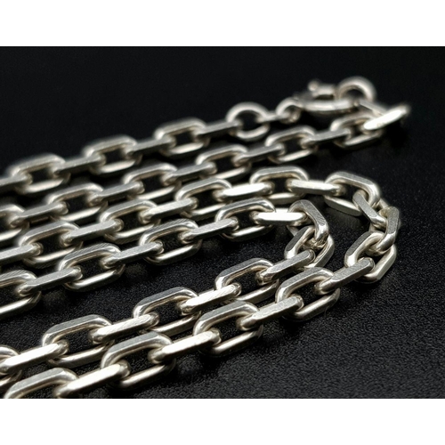 528 - A Solid Silver 925 Belcher Chain Necklace, 27g total weight, 70cm length. Excellent condition.