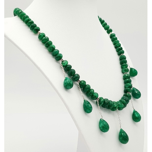 285 - A 300ctw Emerald Gemstone Necklace with Emerald Drops. 
42cm necklace length. Cd-1377