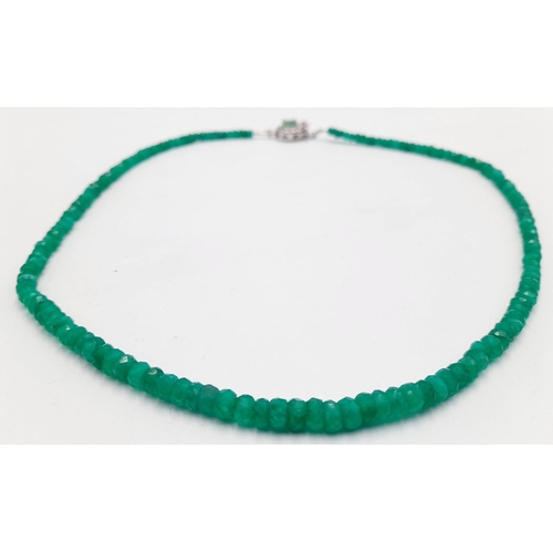 386 - A 100ctw Emerald Gemstone Necklace with Emerald Clasp. Set in 925 Silver. 42cm necklace length. CD-1... 