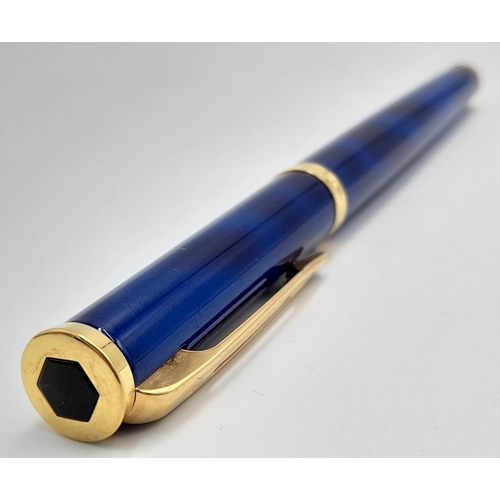 570 - A Watermans Decorative Blue Lacquer Pen with 18K Gold Nib. 13cm length.