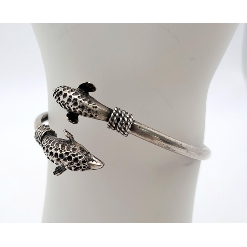 929 - A Vintage Unique Sterling Silver Leaping Fish Design Bracelet. Flex Fit with inner diameter 5cm at r... 