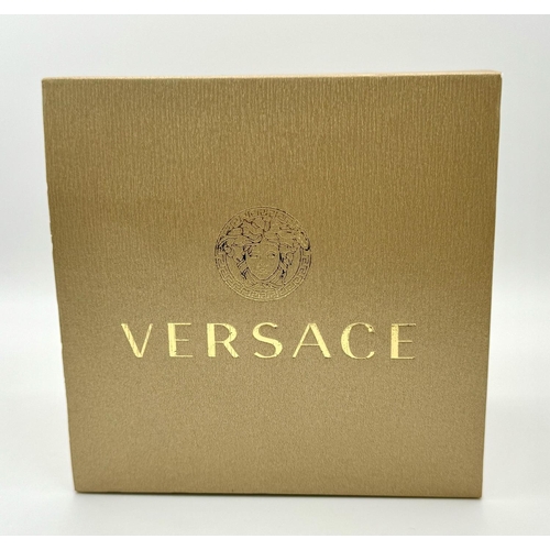 844 - A VERSACE PALAZZO EMPIRE gents PVD gold watch, case: 43 mm, black dial with a 3D Medusa head, Greek
... 