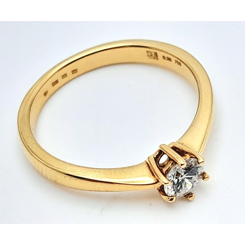 102 - AN 18K YELLOW GOLD DIAMOND SOLITAIRE RING - ROUND BRILLIANT CUT. 0.30CT. 3G. SIZE N. REF: P172