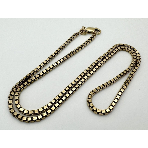 112 - Fully hallmarked 9 carat GOLD BOX CHAIN NECKLACE. Heavy quality. 41 cm. 9.6 grams.