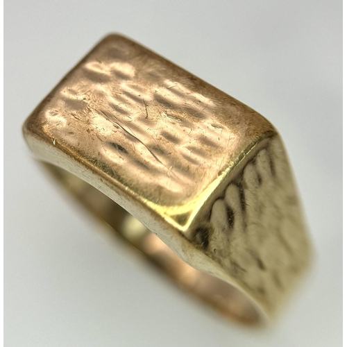 14 - Gentleman’s vintage 9 carat GOLD SIGNET RING Having unusual hammered GOLD finish. Fully hallmarked .... 