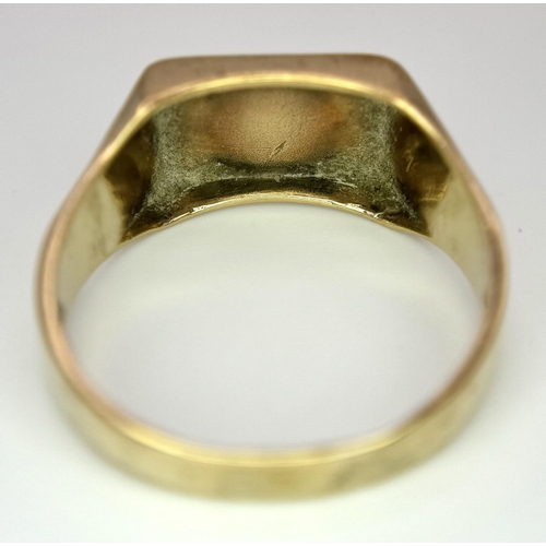 14 - Gentleman’s vintage 9 carat GOLD SIGNET RING Having unusual hammered GOLD finish. Fully hallmarked .... 