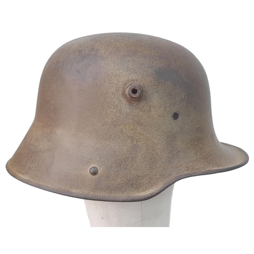 222 - WW1 Imperial German Heavy Machine Gunners M16 Stahlhelm Helmet.