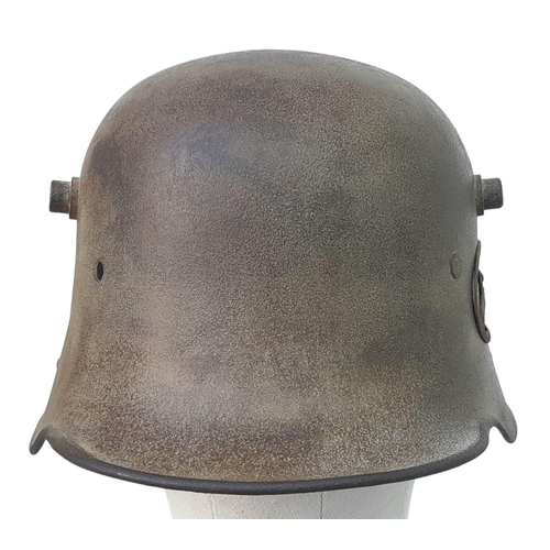 222 - WW1 Imperial German Heavy Machine Gunners M16 Stahlhelm Helmet.