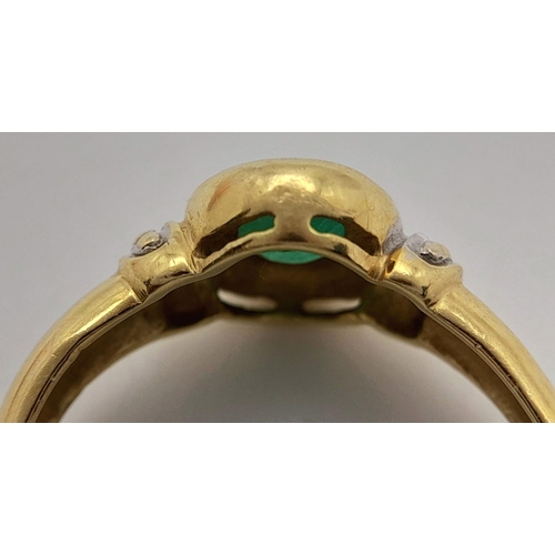 285 - A 18K YELLOW GOLD EMERALD SET RING. 2.16G IN WEIGHT. SIZE I. Ref: SC 5027.