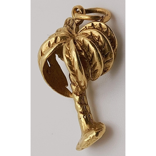 355 - A 9K YELLOW GOLD PALM TREE CHARM - 2.8G. REF: SPAS 5008.