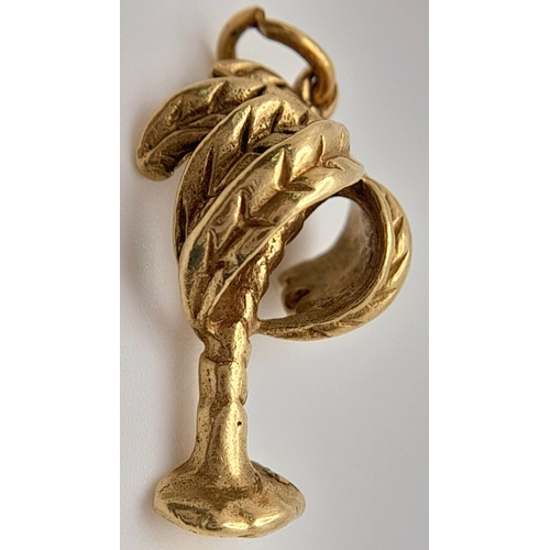 355 - A 9K YELLOW GOLD PALM TREE CHARM - 2.8G. REF: SPAS 5008.