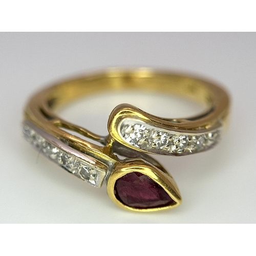 404 - A 18K YELLOW GOLD DIAMOND & RUBY TWIST RING. 3.4G IN WEIGHT. SIZE I. Ref: SC 5049.