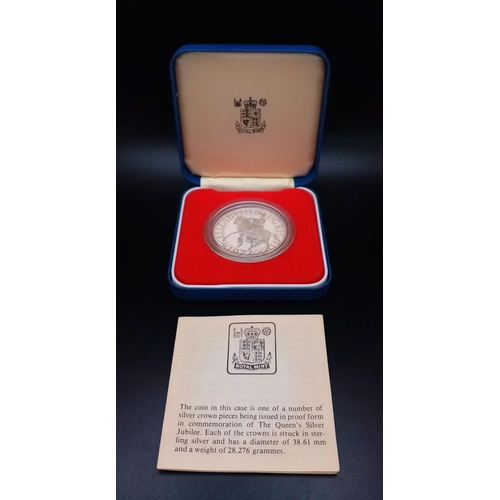 781 - A Sterling Silver Proof 1977 Jubilee Crown. COA and case.