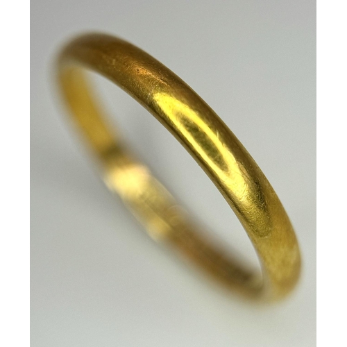 31 - A Vintage 22K Yellow Gold Band Ring. Size Q. 2mm width. Size Q. 3.4g