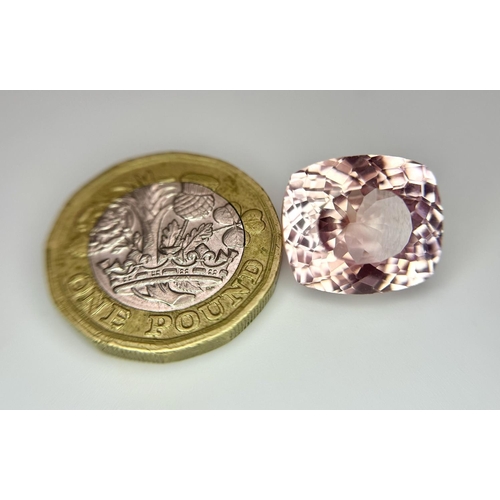 465 - A Beautiful 18ct Cushion-Cut Pink Morganite Gemstone. No visible marks or inclusions - no certificat... 