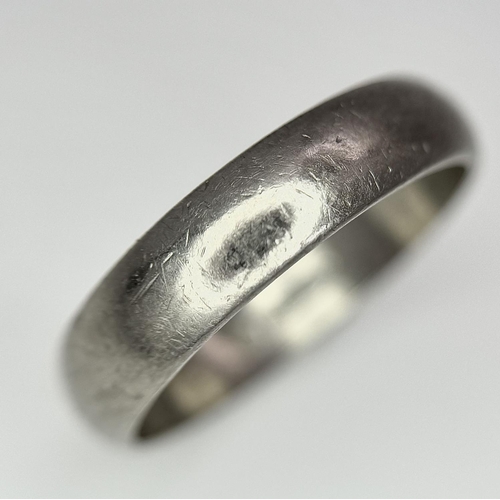 64 - A Vintage 18K White Gold Band Ring. 5mm width. Size S. 5.3g weight. Full UK hallmarks.