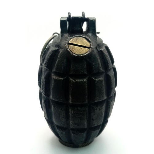 402 - An Original Inert WW1 British No. 5 Mk 1 Grenade Dated 1916, Cut away for demonstration Use. Very Go... 