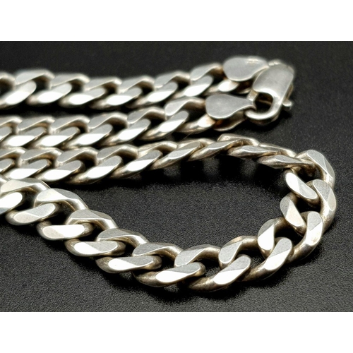 876 - A very attractive heavy Solid silver 925 curb chain necklace, 47.7g total weight, 45.5cm length. Exc... 