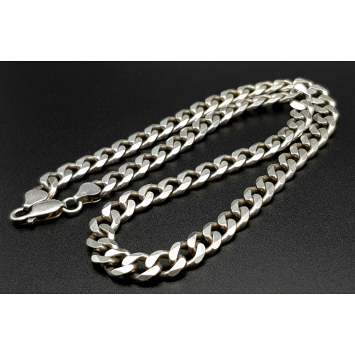 876 - A very attractive heavy Solid silver 925 curb chain necklace, 47.7g total weight, 45.5cm length. Exc... 