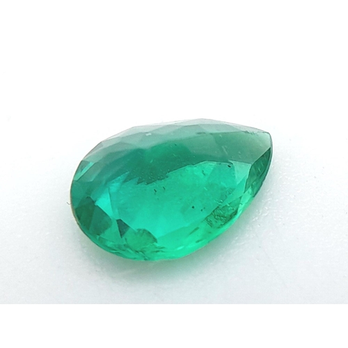 1171 - A 0.844ct Oval Cut Zambian Natural Emerald. Comes with EGL Certificate.