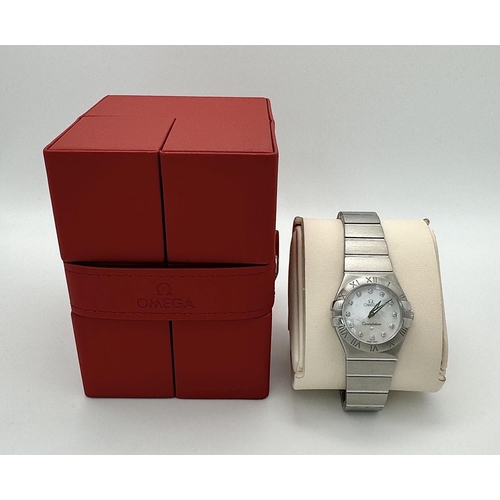 1114 - An Omega Constellation Diamond Quartz Ladies Watch. Stainless steel bracelet and case - 28mm. Mother... 