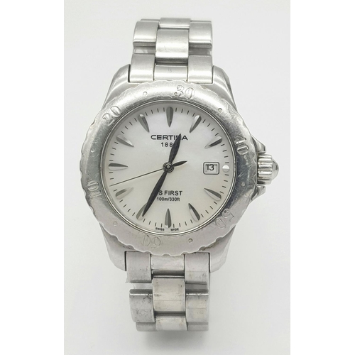 1163 - A CERTINA LADIES WATCH IN STAINLESS STEEL WITH DATE BOX, QUARTZ MOVEMENT.  32mm