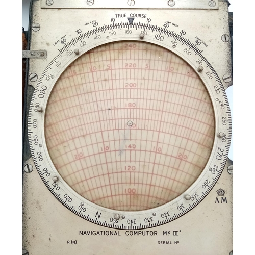 318 - An Original WW2 Navigational Computer, Mark 3 D. Used in WW2 Military Aircraft to track Wind and Gro... 