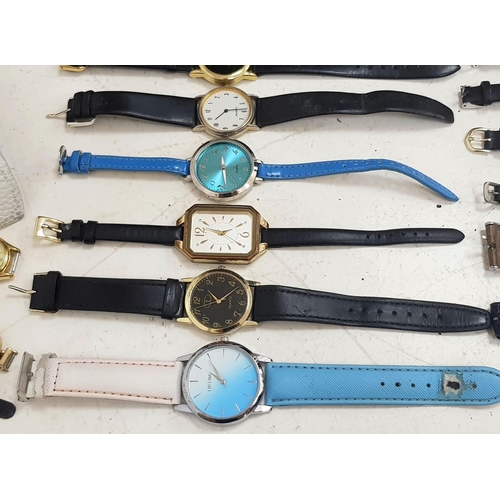 385 - Large selection of WRISTWATCHES for Spares and Repairs.  Makes to include ACCURIST, H.Samuel ,Roamer... 