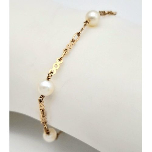 414 - A 9K Yellow Gold Pearl Bracelet. 2.3g total weight. 20cm length. JM06