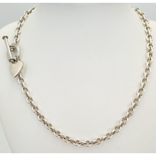 729 - A Silver T-bar Chain. 34.5g total weight.  40cm length. TC06