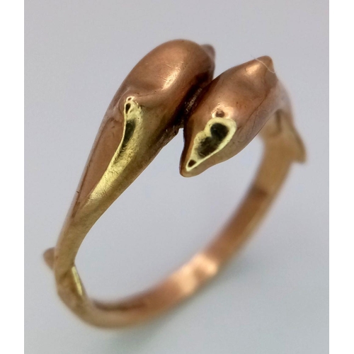 525 - Vintage 9 carat GOLD DOLPHIN RING. Full UK hallmark. Complete with ring box. 1.88 grams. Size K - K ... 