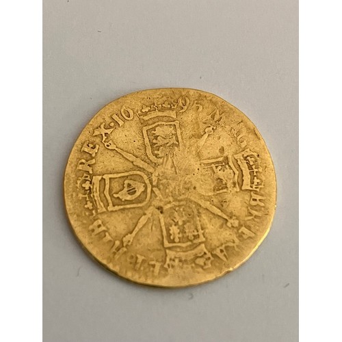 42 - 1695 WILLIAM III ( William of Orange) 22 carat GOLD HALF GUINEA. Fine condition. Please see pictures... 