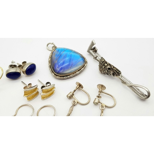 708 - A Silver Bundle including, 5 pairs of earrings, 1 pendant and 1 brooch pin, 33g total weight. JM27