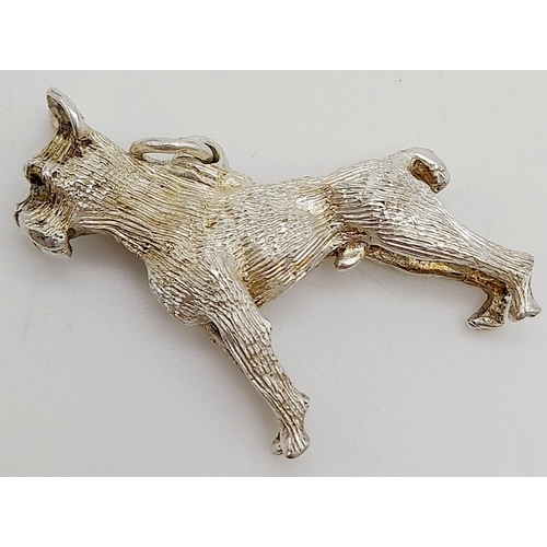 923 - A STERLING SILVER BOXER DOG CHARM. 6.7G IN WEIGHT. 2.5CM IN LENGTH. Ref: 8778.