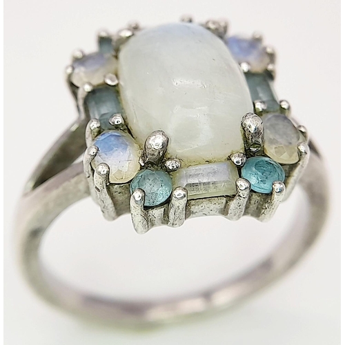 1008 - STERLING SILVER MOONSTONE & GEM SET COCKTAIL RING. 6.4G IN WEIGHT. SIZE T. Ref: 8777.